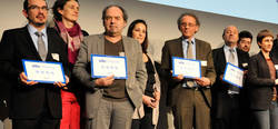 Jean-Pierre Moineau, maire adjoint chargé de la communication, le troisième en partant  de la gauche, au milieu des représentant des autres villes labellisées le 6 février 2012