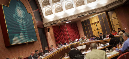 Le conseil municipal en séance.