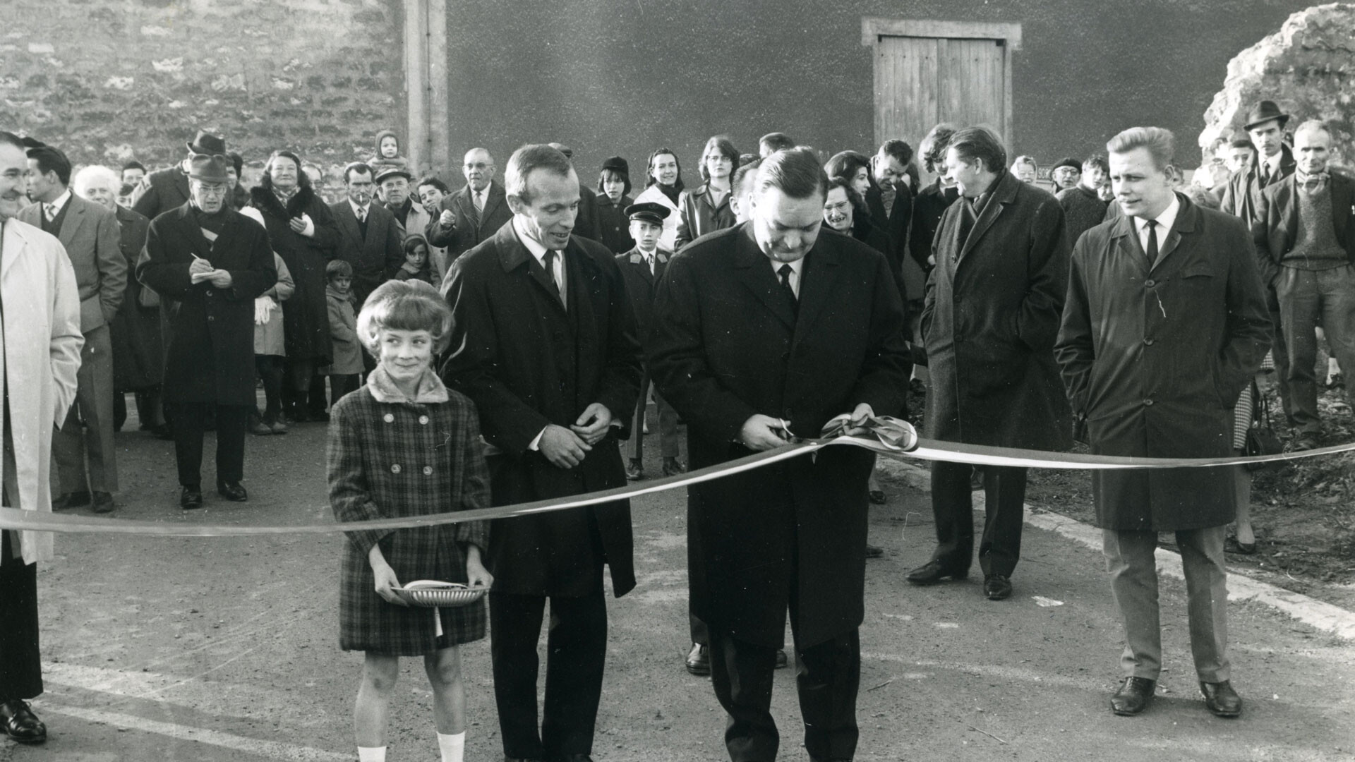 22 janvier 1967 La cité est inaugurée en présence du maire, Marcel Rosette, et du député, Georges Gosnat.