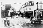 La fontaine rue d'Arnetal (rue de l'Abbé Roger Derry) © Archives municipales