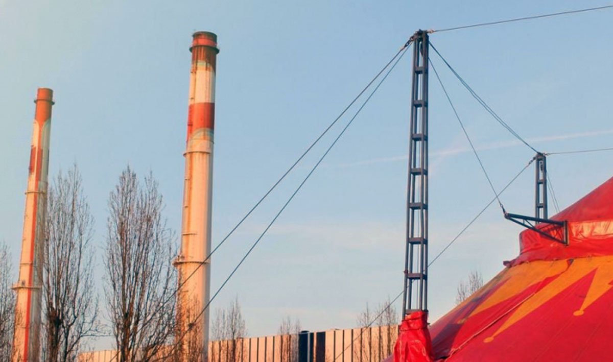 L'Espace Marcel-Paul et le Kilowatt, lieux atypiques mais ô combien accueillant au pieds des deux grandes cheminées rouge et blanches de la centrale EDF.