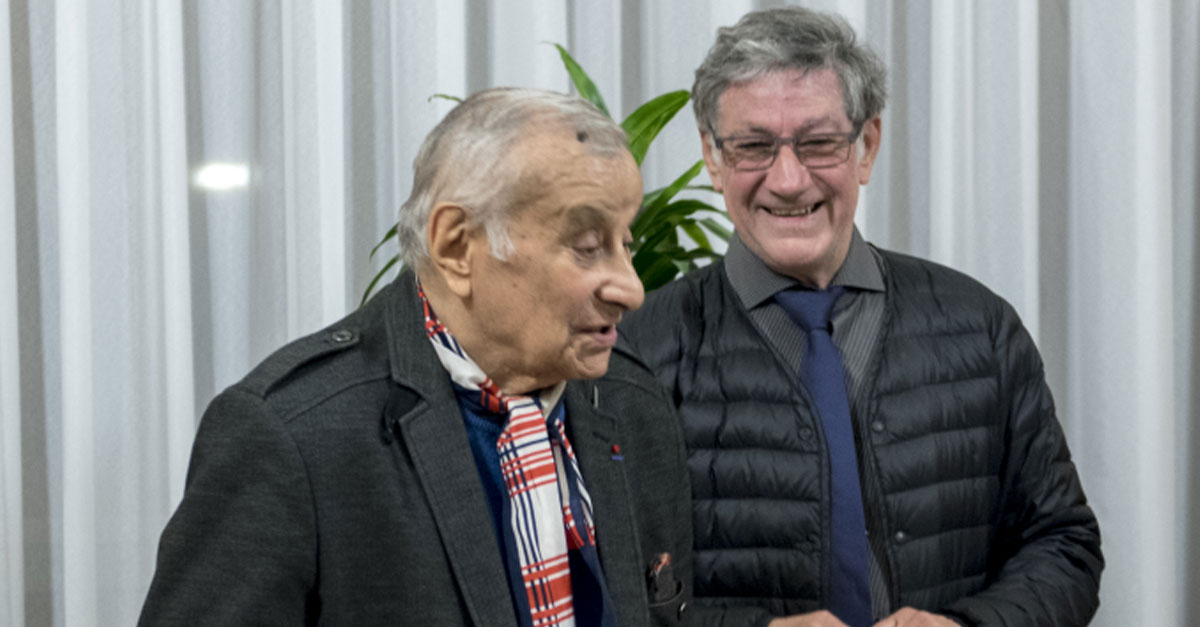 Le 14 décembre 2016, le maire Jean-Claude Kennedy, conviait Arsène Tchakarian, à l'hôtel de ville, pour son centième anniversaire.