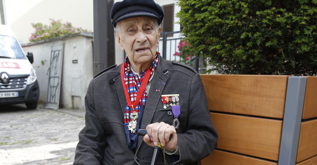 Le 21 février 2019, avenue du Groupe-Manouchian, la plaque hommage à Arsène Tchakarian sera dévoilée.