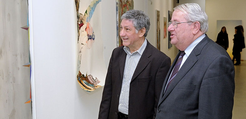 Novembre 2014, le maire Alain Audoubert en compagnie de Jean-Claude Kennedy, adjoint au maire, à la galerie municipale Jean-Collet.