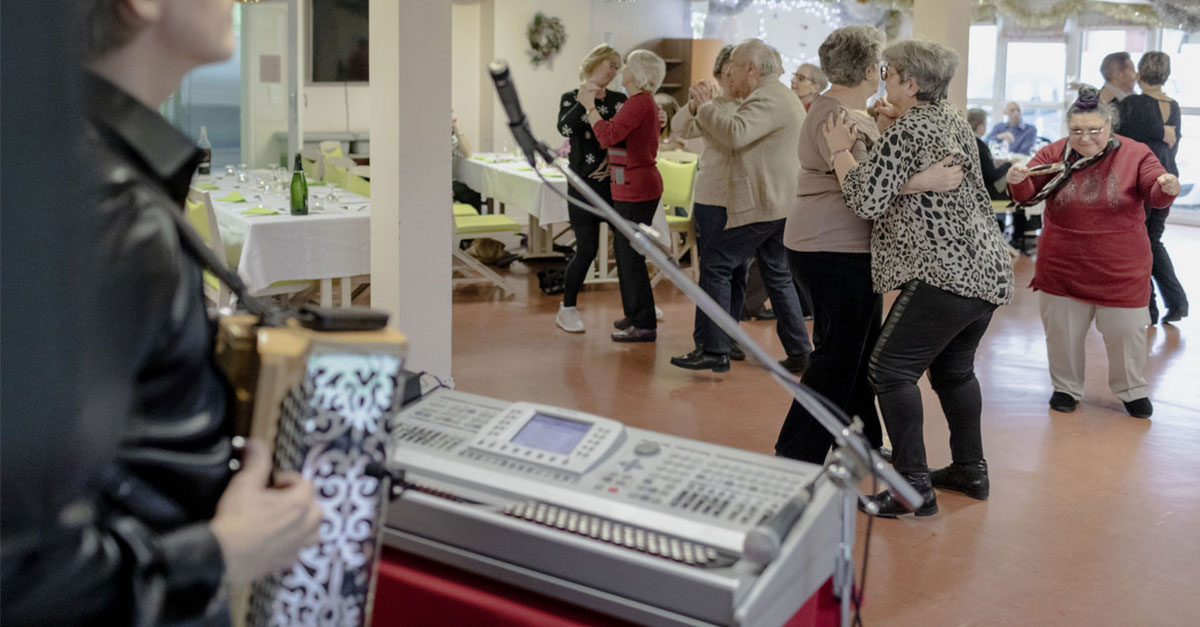 Le 15 janvier avait lieu le repas de la galette des rois à la résidence seniors Lucien-Français. Au programme : galette des rois, danses et chants.